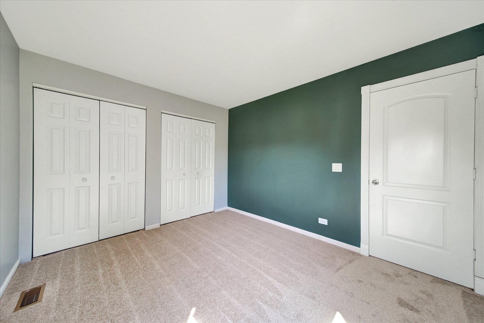 307 University Lane #A, Elk Grove Village, IL 60007