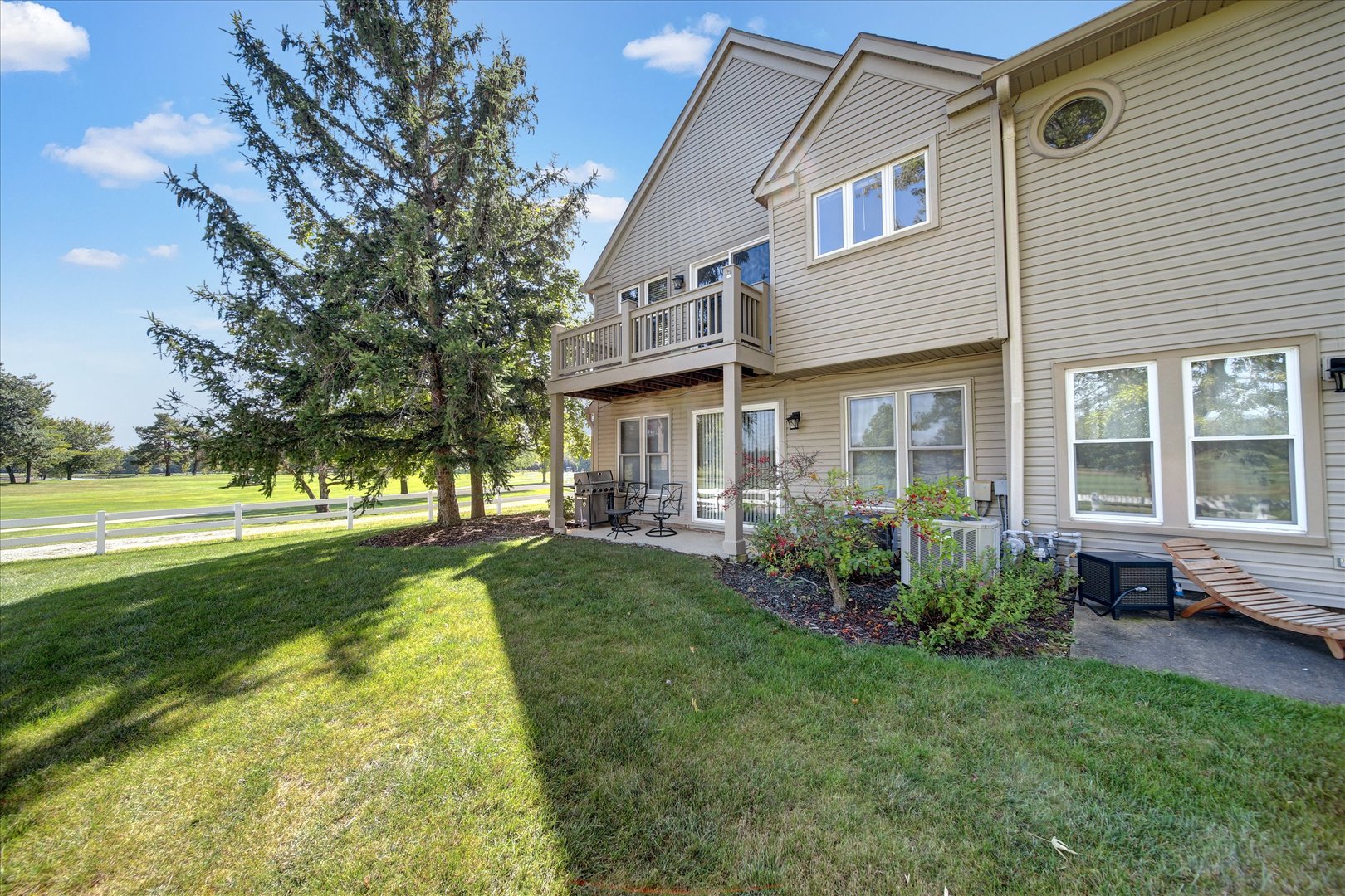 307 University Lane #A, Elk Grove Village, IL 60007
