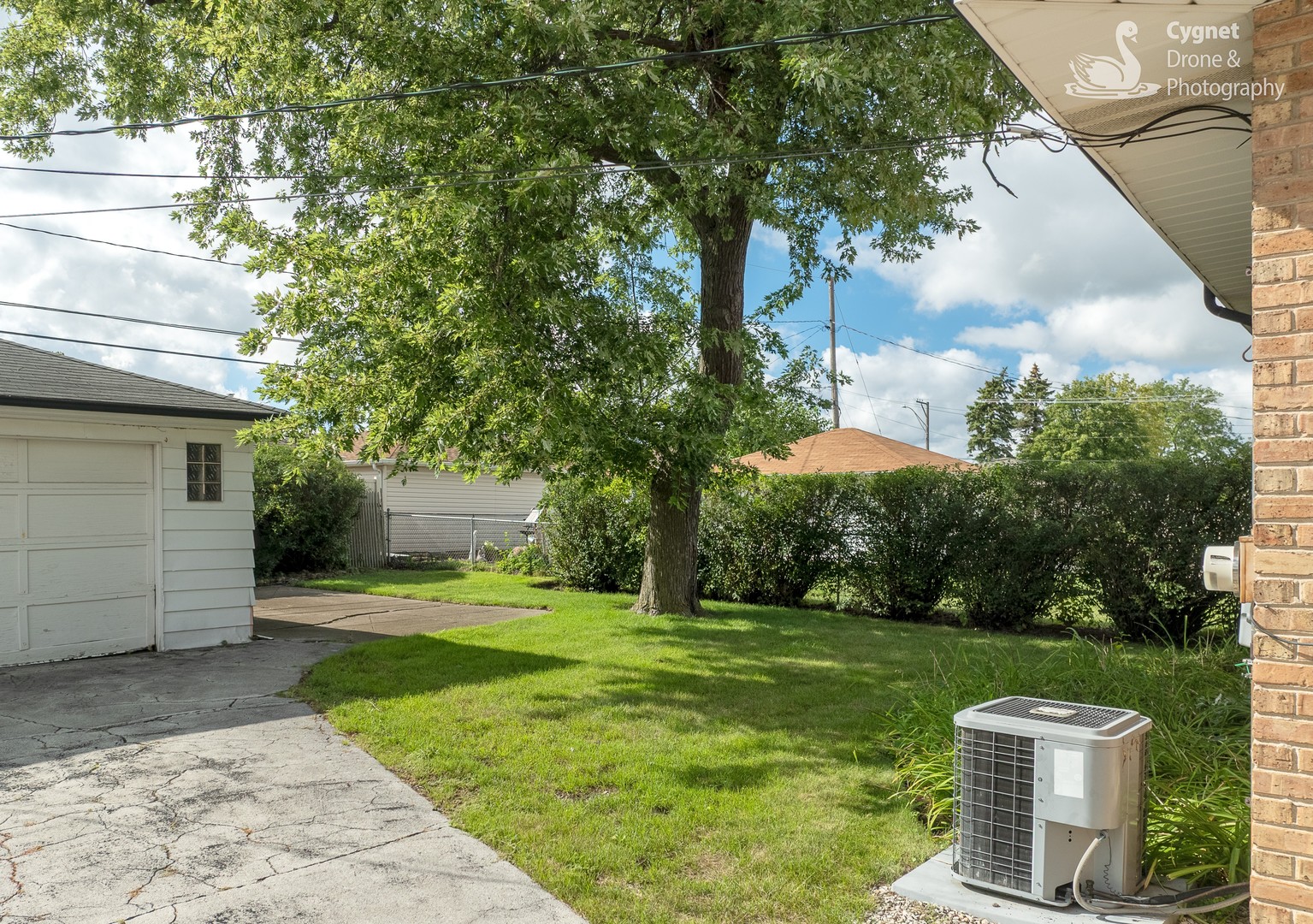 8748 N Olcott Avenue, Niles, IL 60714