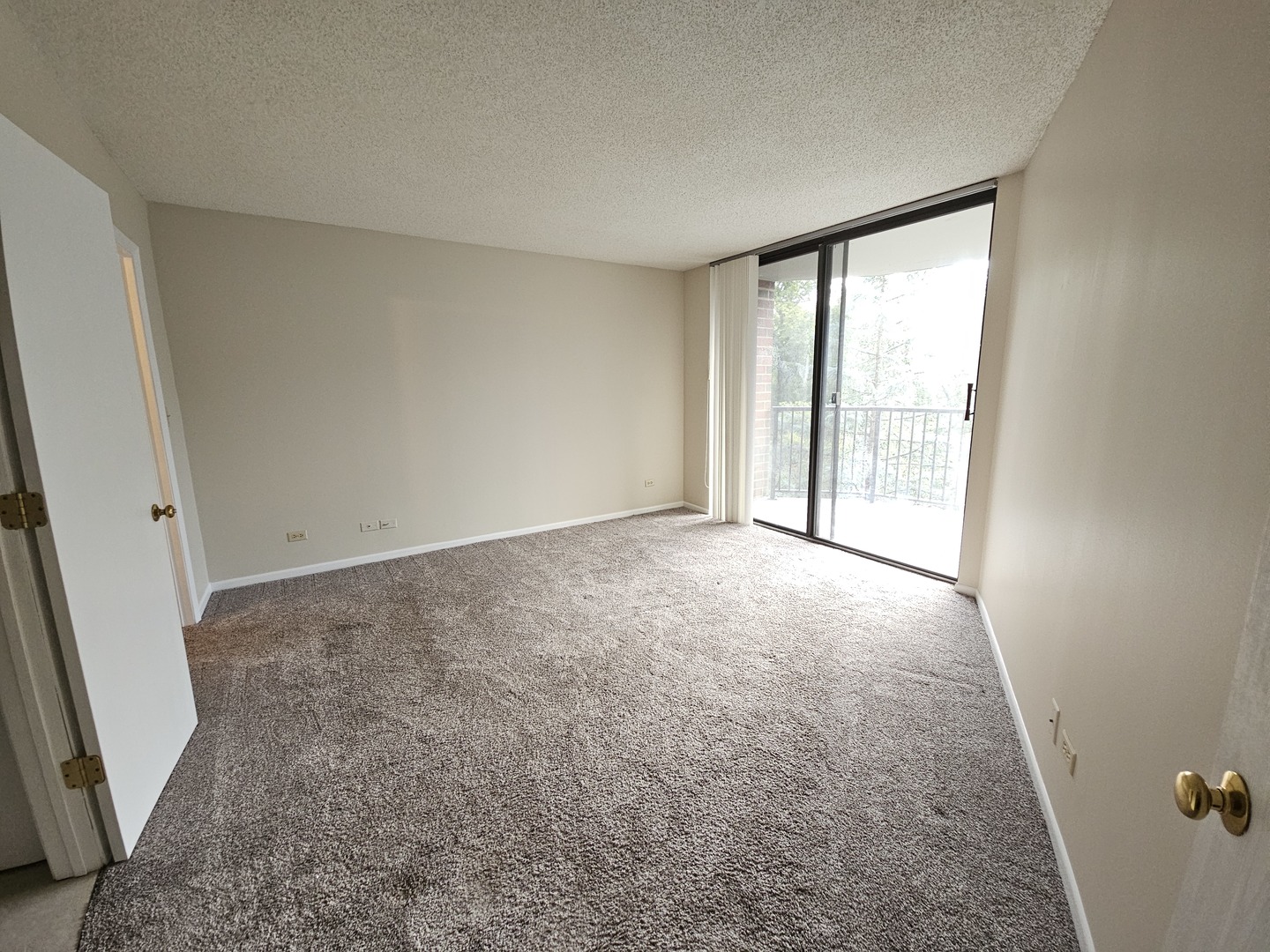 511 Aurora Avenue #414, Naperville, IL 60540