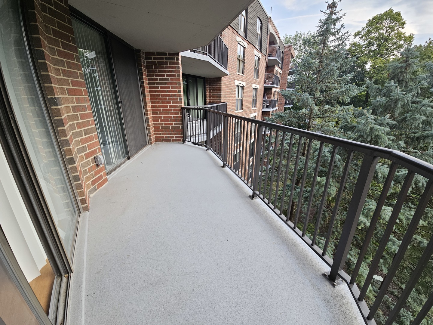 511 Aurora Avenue #414, Naperville, IL 60540