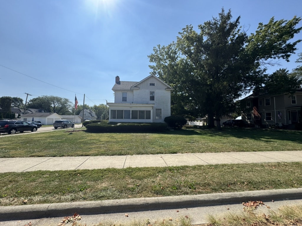401 W 10th Street, Sterling, IL 61081