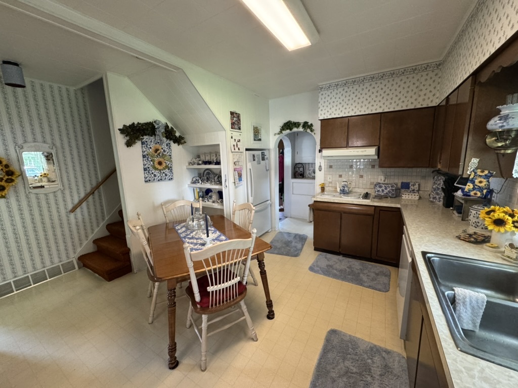 401 W 10th Street, Sterling, IL 61081