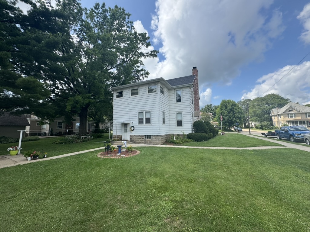 401 W 10th Street, Sterling, IL 61081
