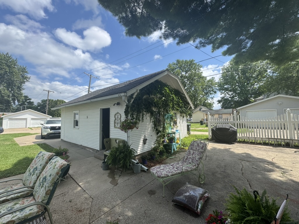 401 W 10th Street, Sterling, IL 61081