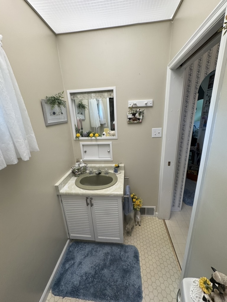 401 W 10th Street, Sterling, IL 61081