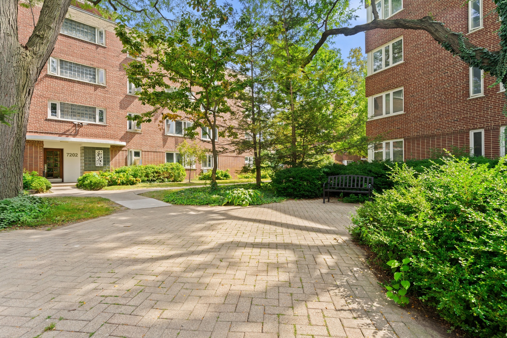 7202 Oak Avenue #4NE, River Forest, IL 60305