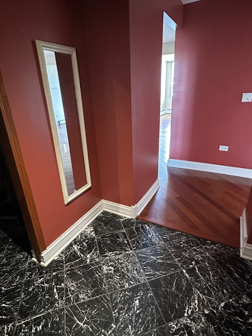 8809 W Golf Road #11F, Niles, IL 60714