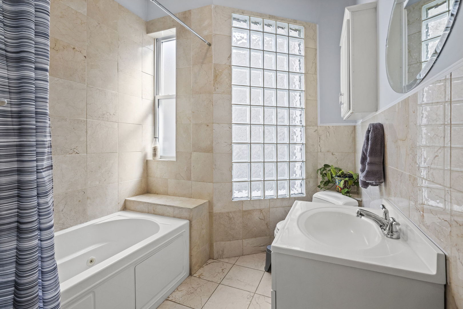 1456 N Artesian Avenue #3R, Chicago, IL 60622