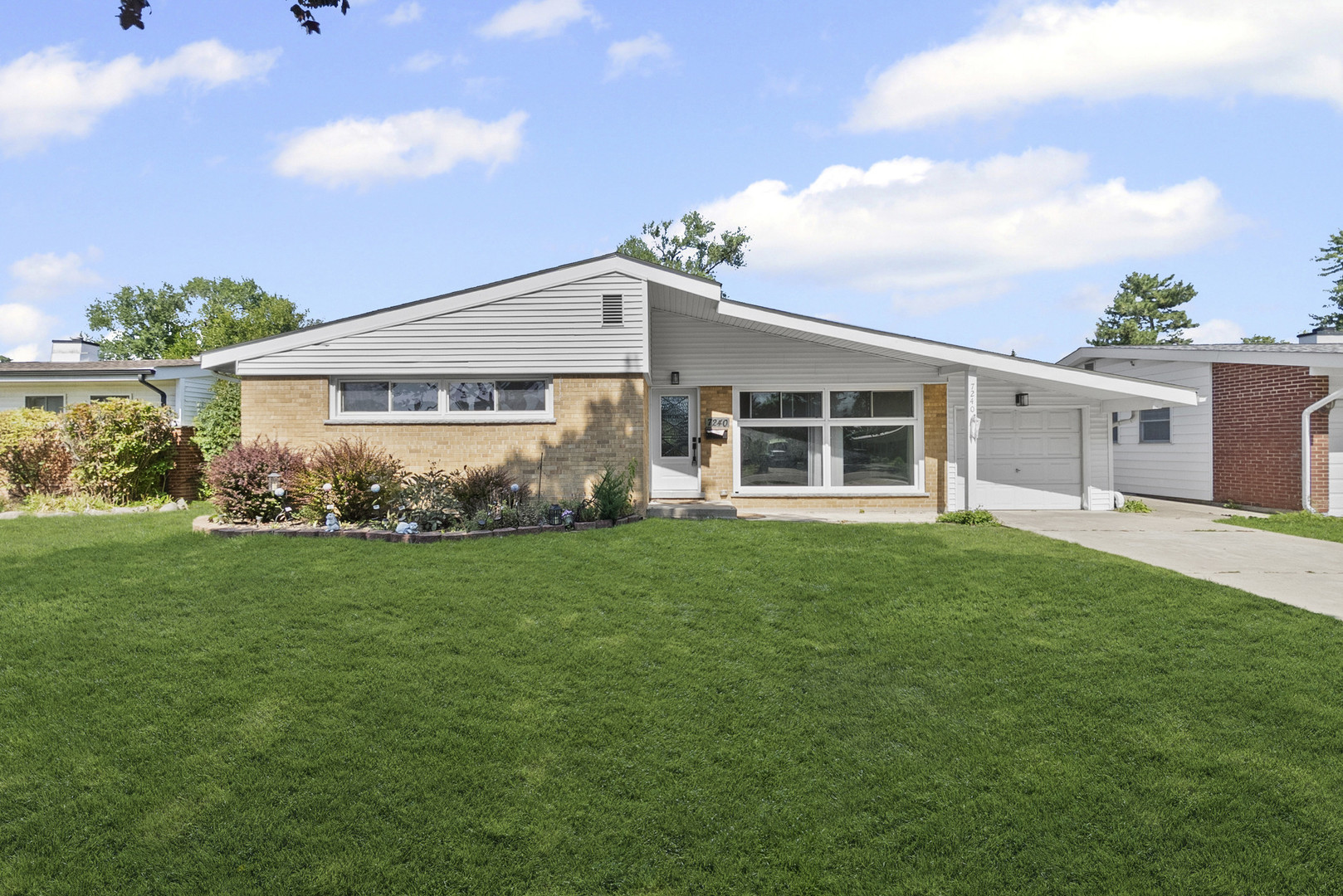 7240 Palma Lane, Morton Grove, IL 60053