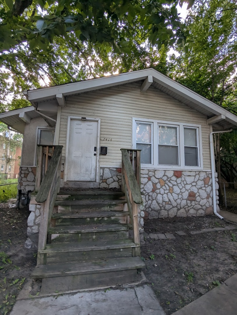 7414 S Colfax Avenue, Chicago, IL 60649