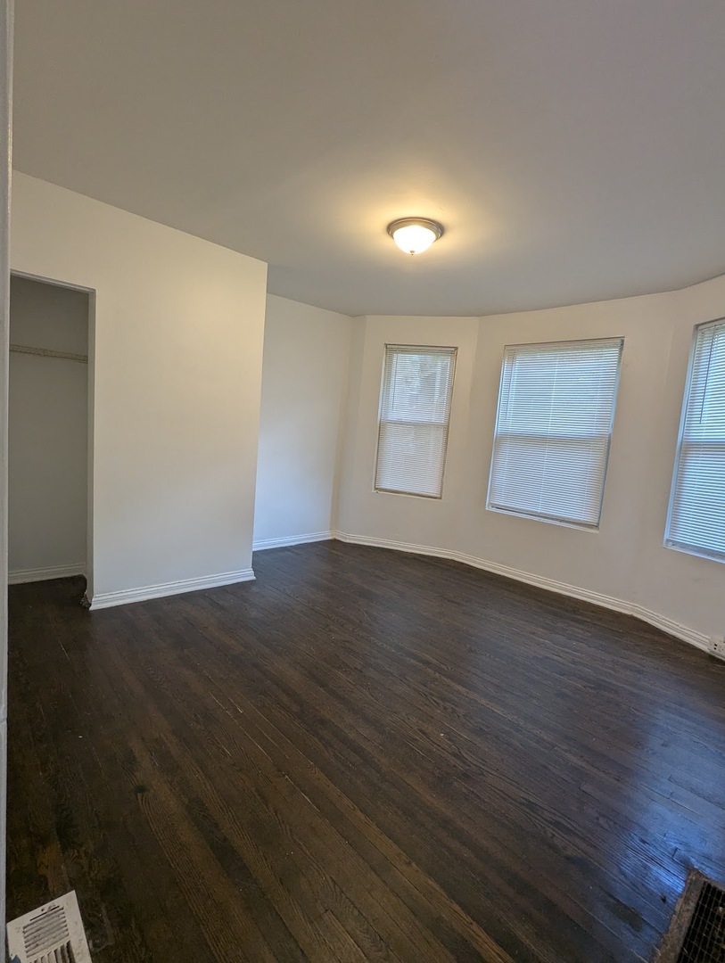 7414 S Colfax Avenue, Chicago, IL 60649