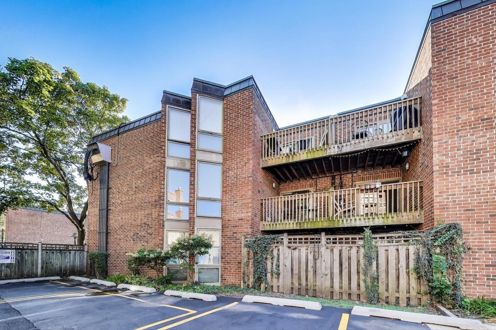 2045 N LARRABEE Street #7106, Chicago, IL 60614