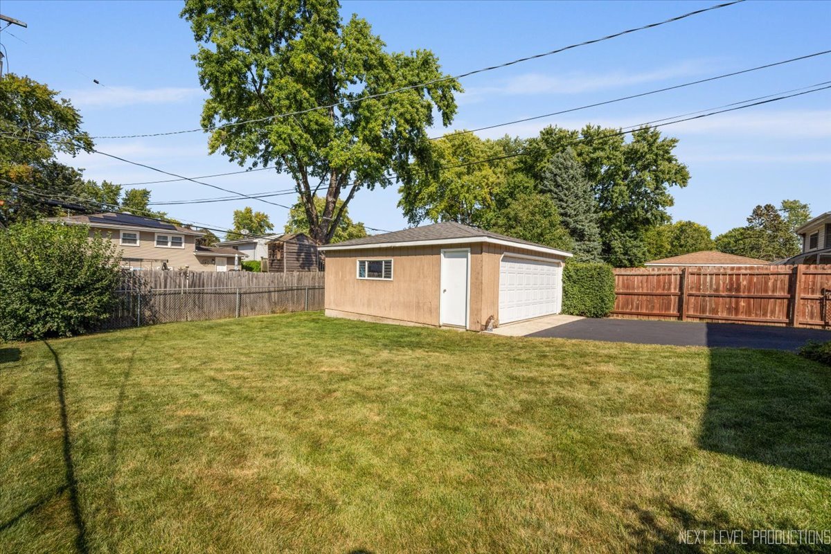 1103 Dawes Avenue, Wheaton, IL 60189