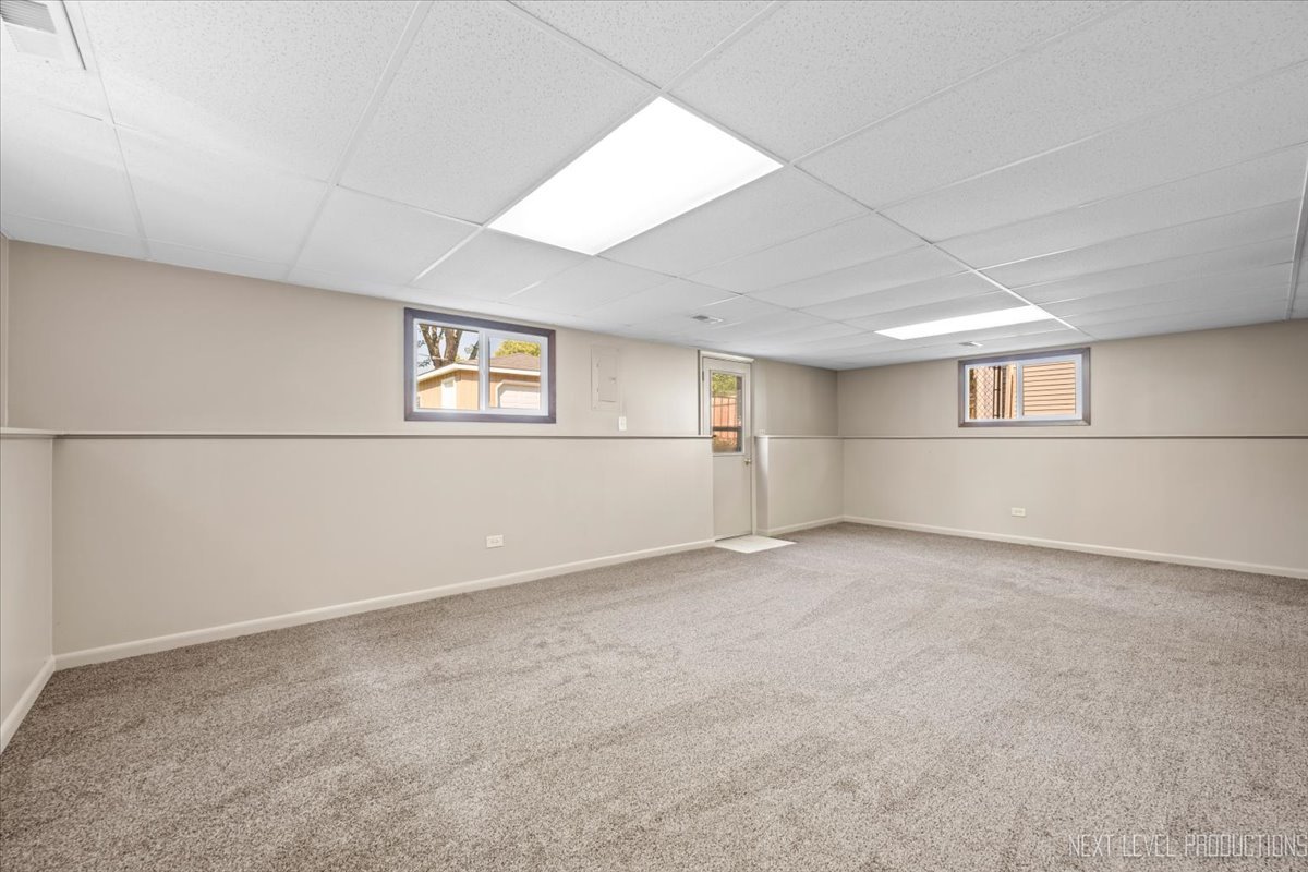 1103 Dawes Avenue, Wheaton, IL 60189