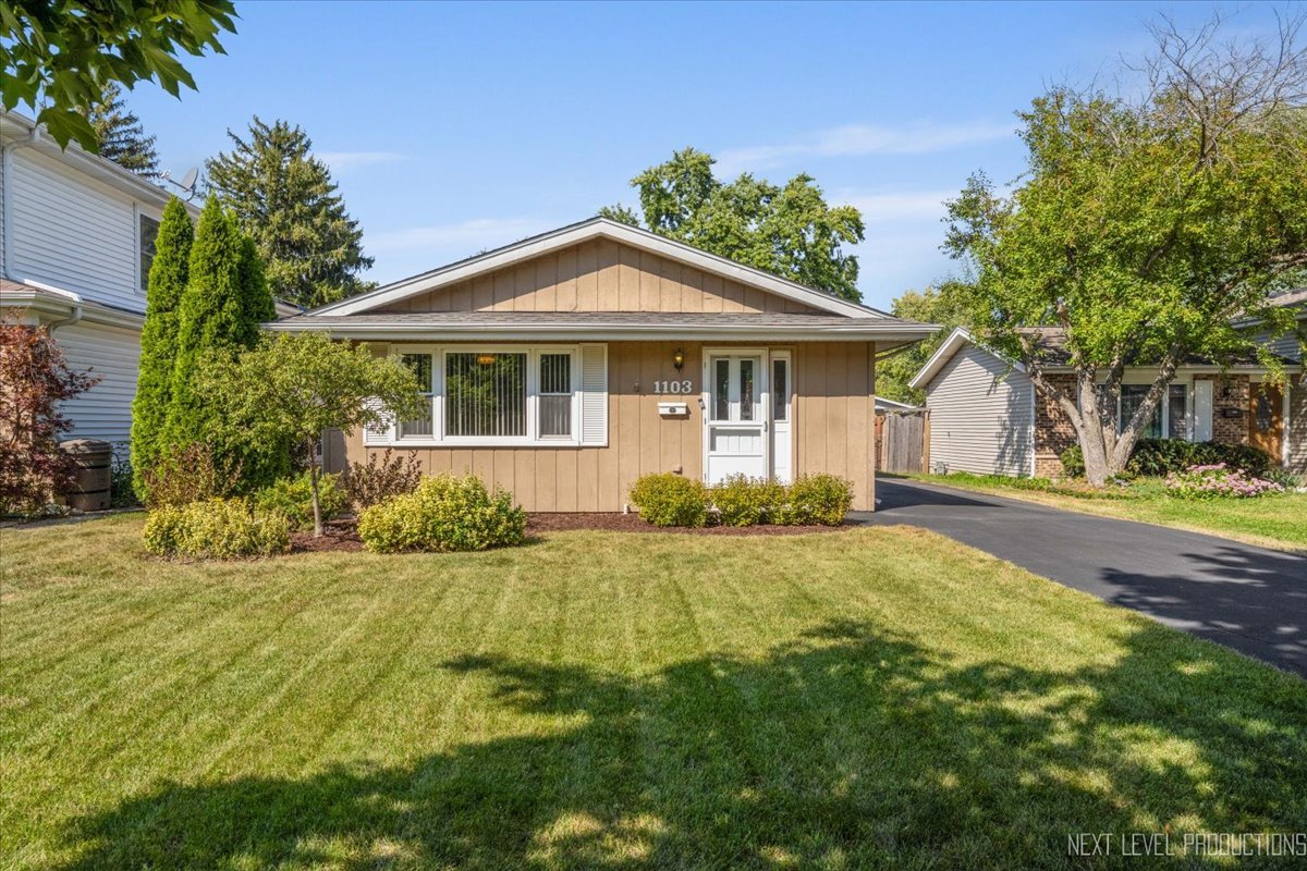 1103 Dawes Avenue, Wheaton, IL 60189