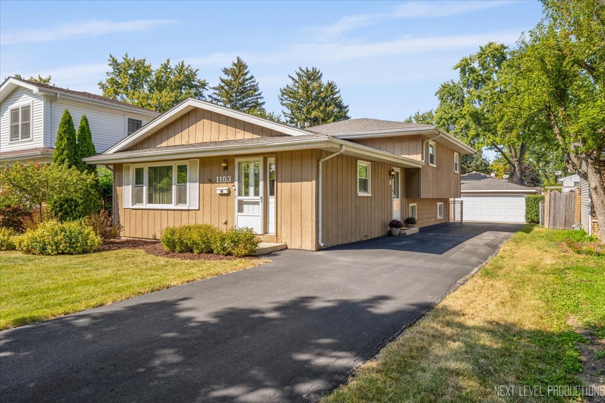 1103 Dawes Avenue, Wheaton, IL 60189