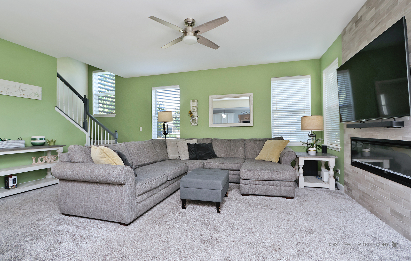 2800 SWEET CLOVER Way, Wauconda, IL 60084