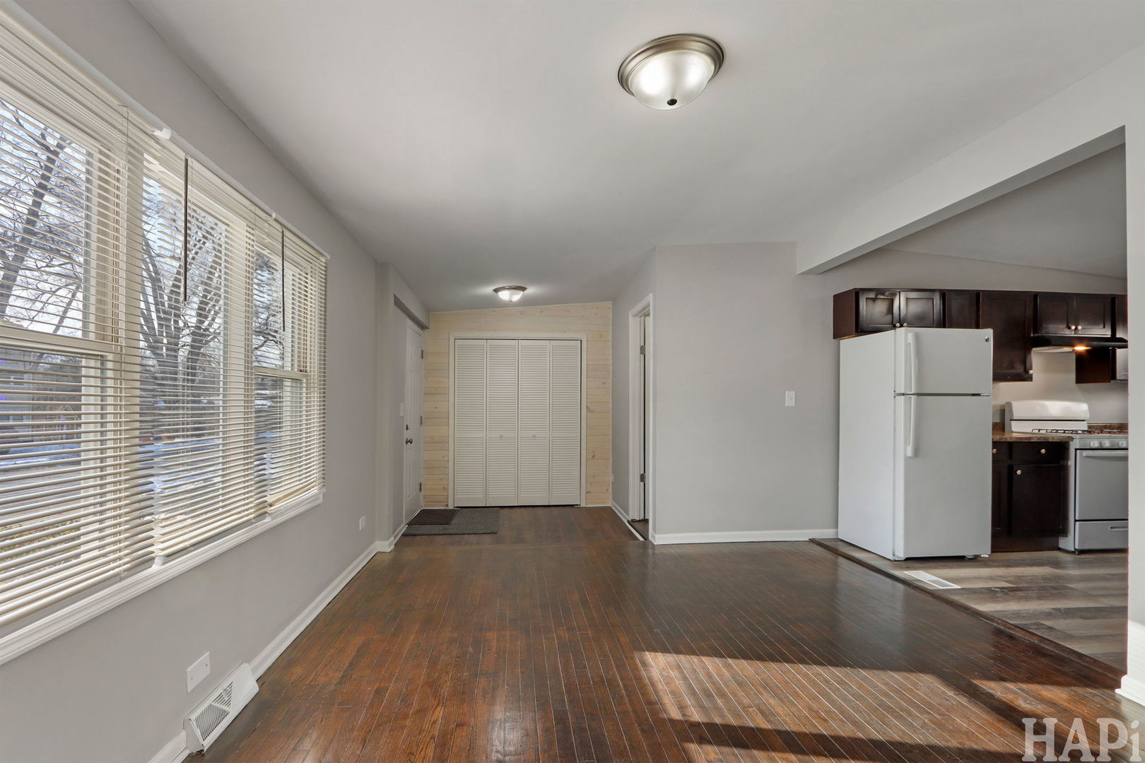 1310 N Poplar Avenue, Round Lake Beach, IL 60073