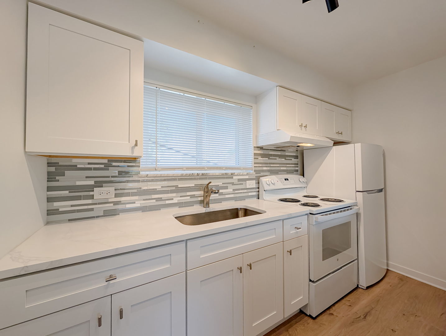 724 N Western Avenue #M, Park Ridge, IL 60068