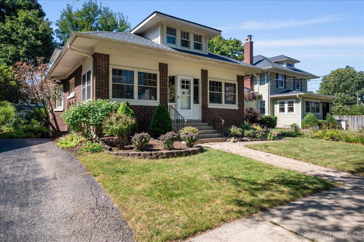 625 S 5th Street, St. Charles, IL 60174