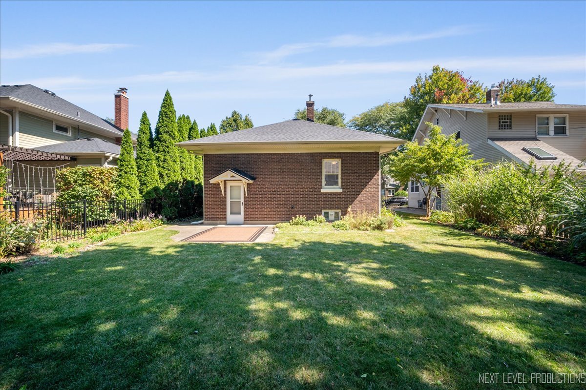 625 S 5th Street, St. Charles, IL 60174