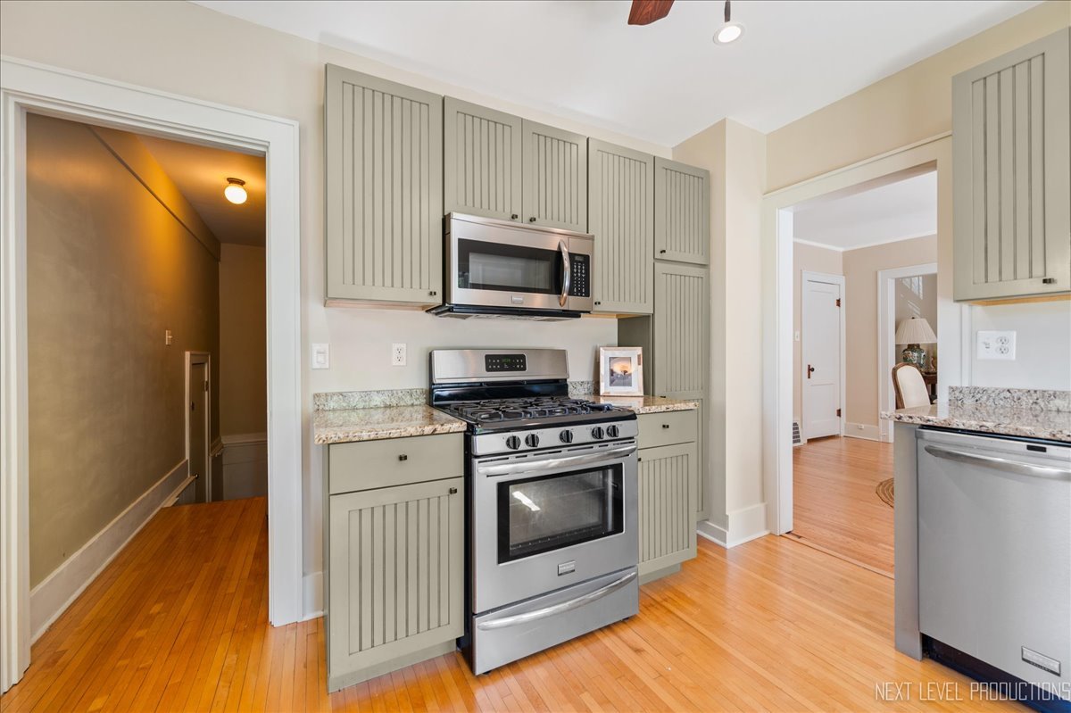 625 S 5th Street, St. Charles, IL 60174