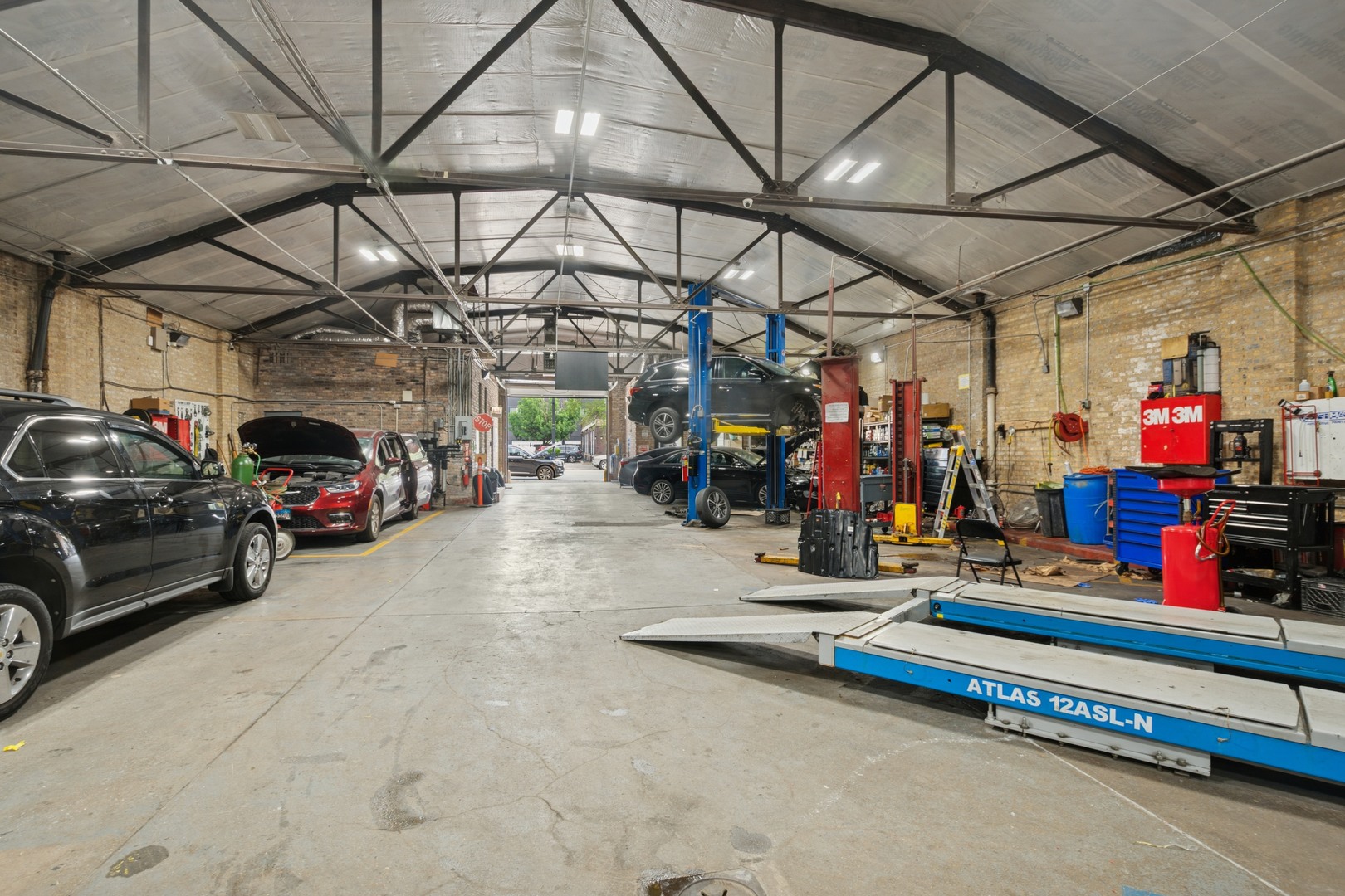 3263 W Fullerton Avenue, Chicago, IL 60647