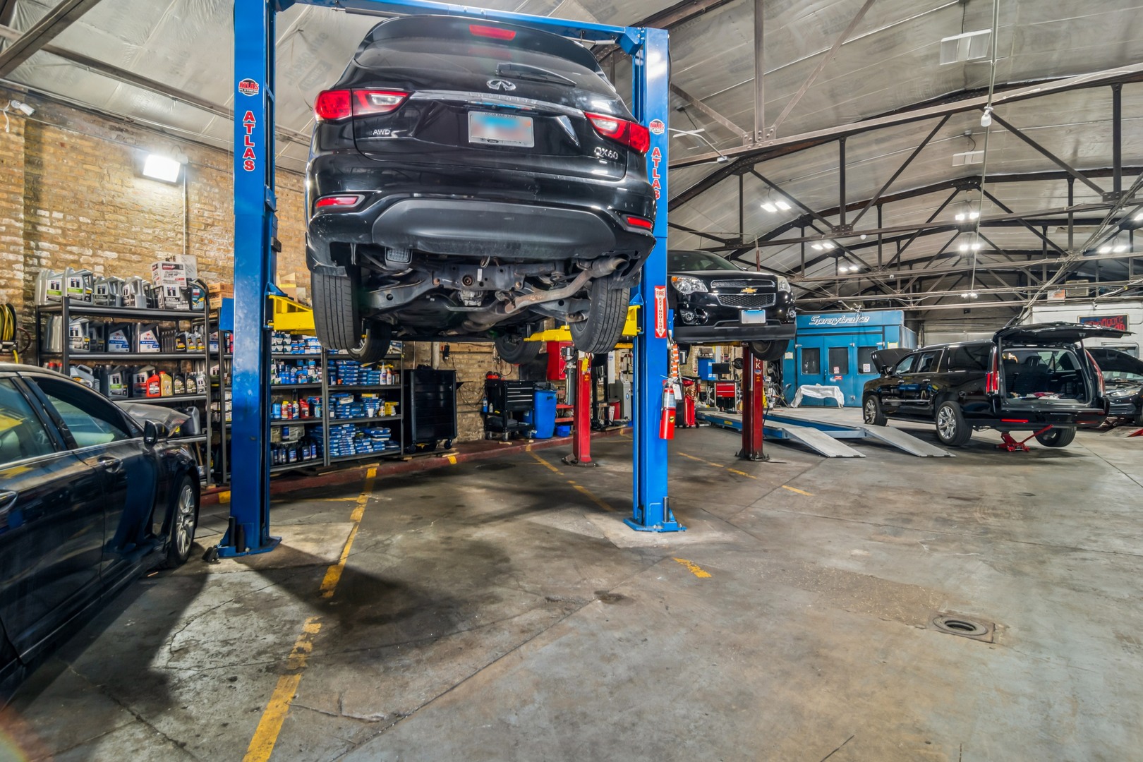 3263 W Fullerton Avenue, Chicago, IL 60647