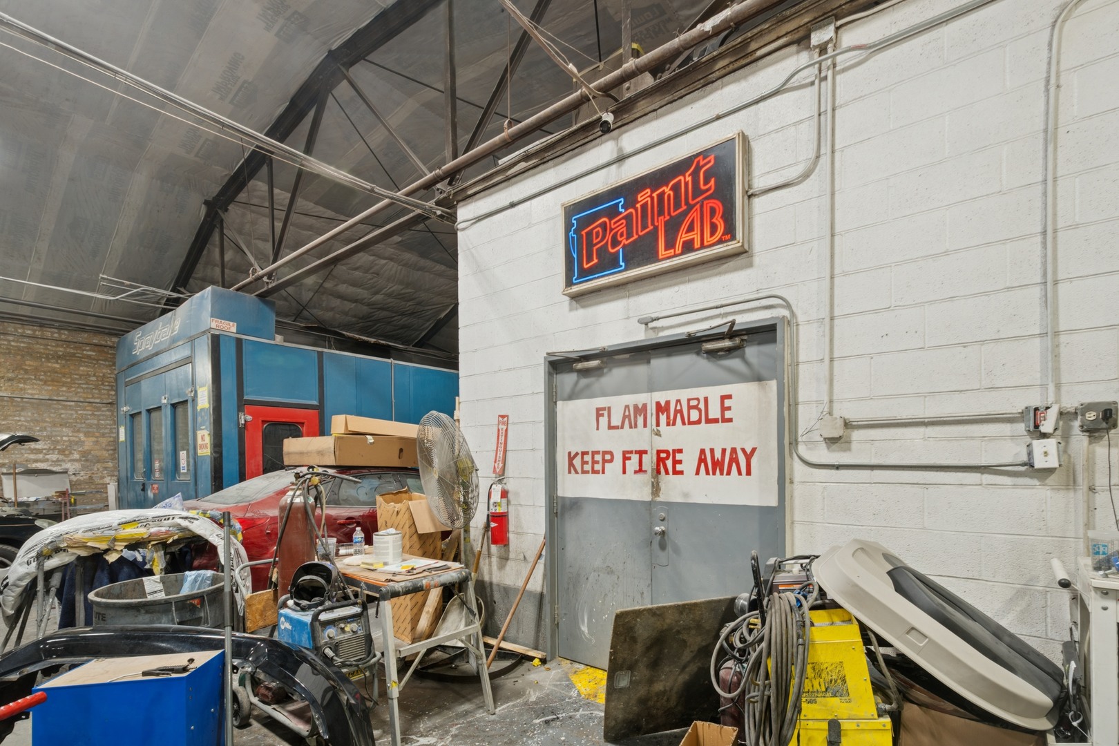 3263 W Fullerton Avenue, Chicago, IL 60647