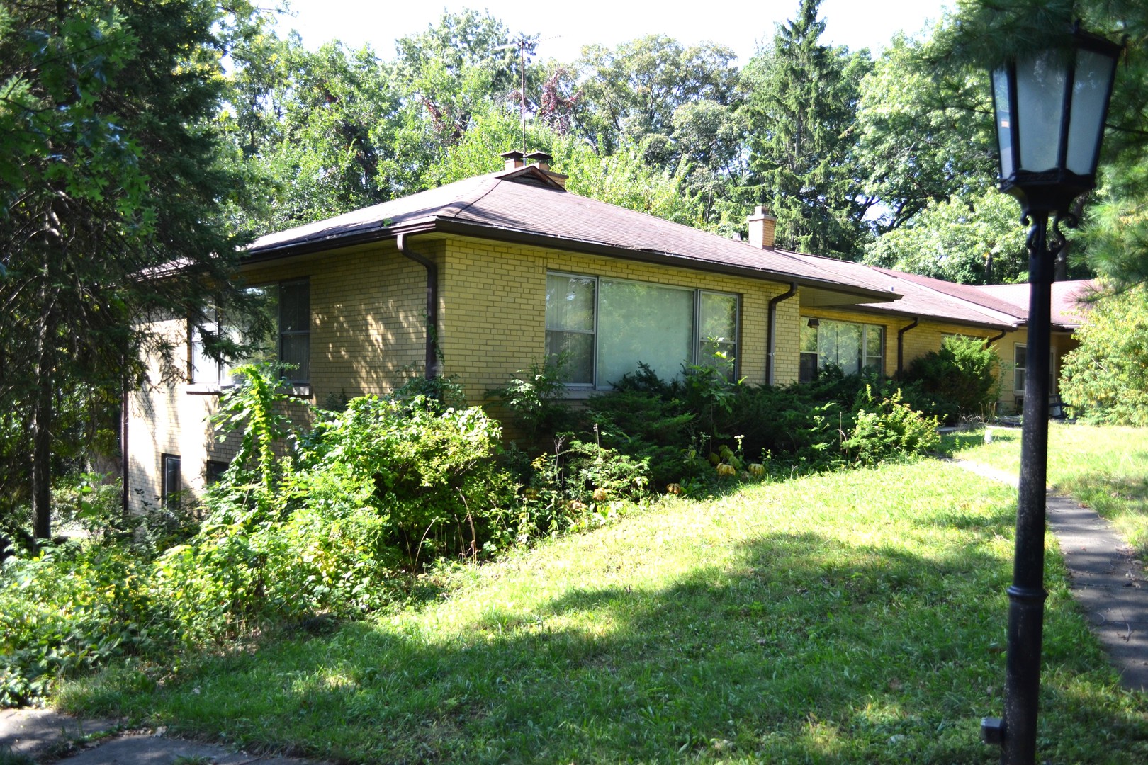 8850 S County Line Road, Burr Ridge, IL 60527