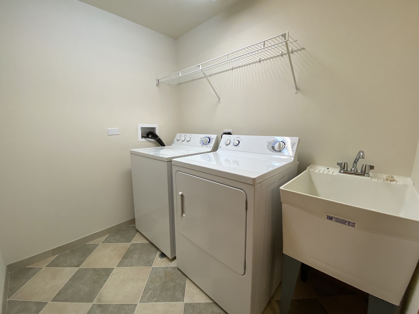 20 S MAIN Street #612, Mount Prospect, IL 60056