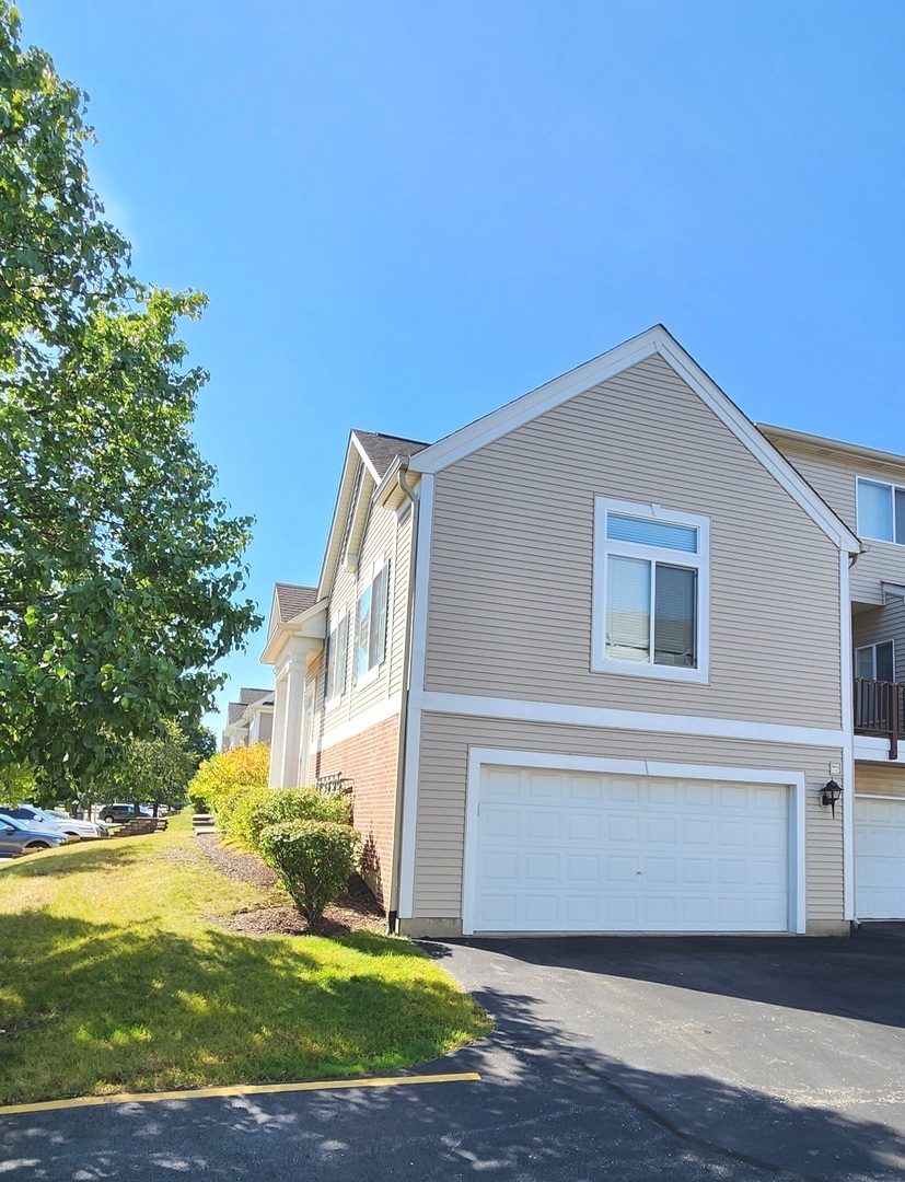 117 Enclave Circle #A, Bolingbrook, IL 60440