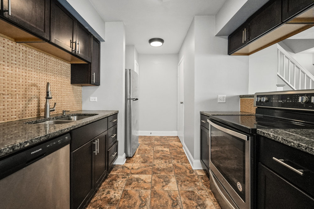 1390 N Glen Circle #B, Aurora, IL 60506