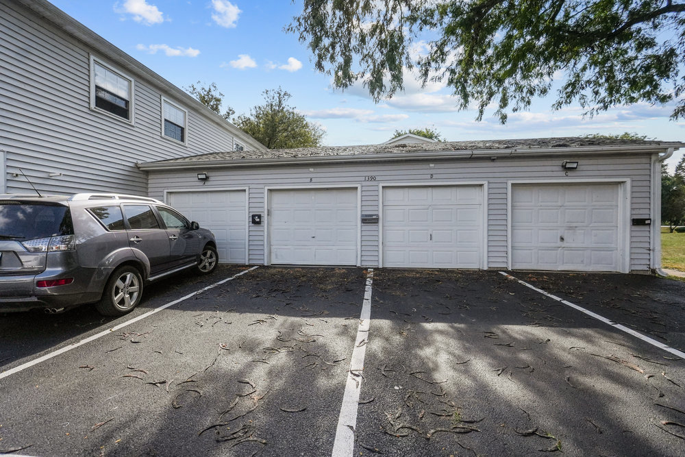 1390 N Glen Circle #B, Aurora, IL 60506