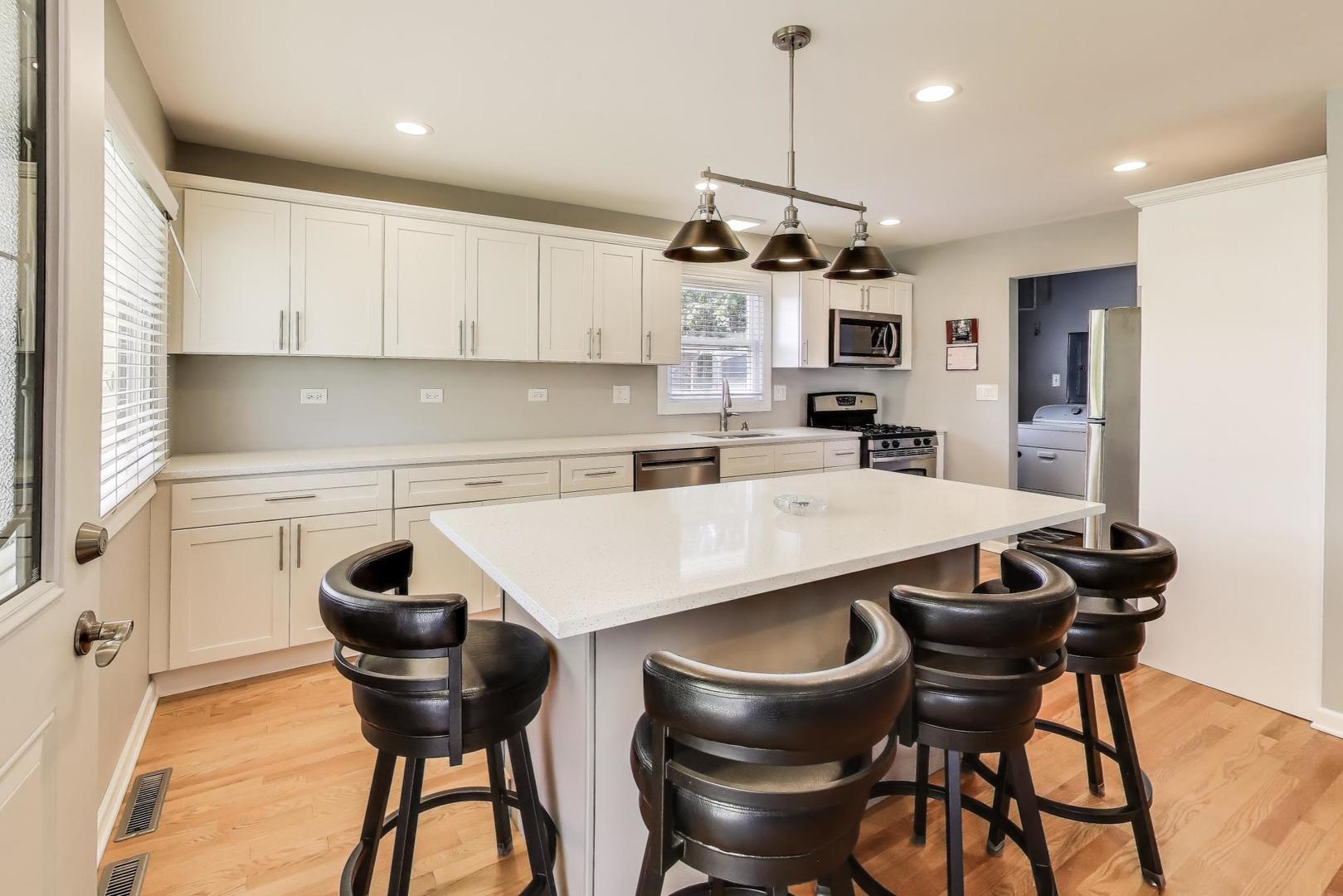 7808 S 78th Court, Bridgeview, IL 60455