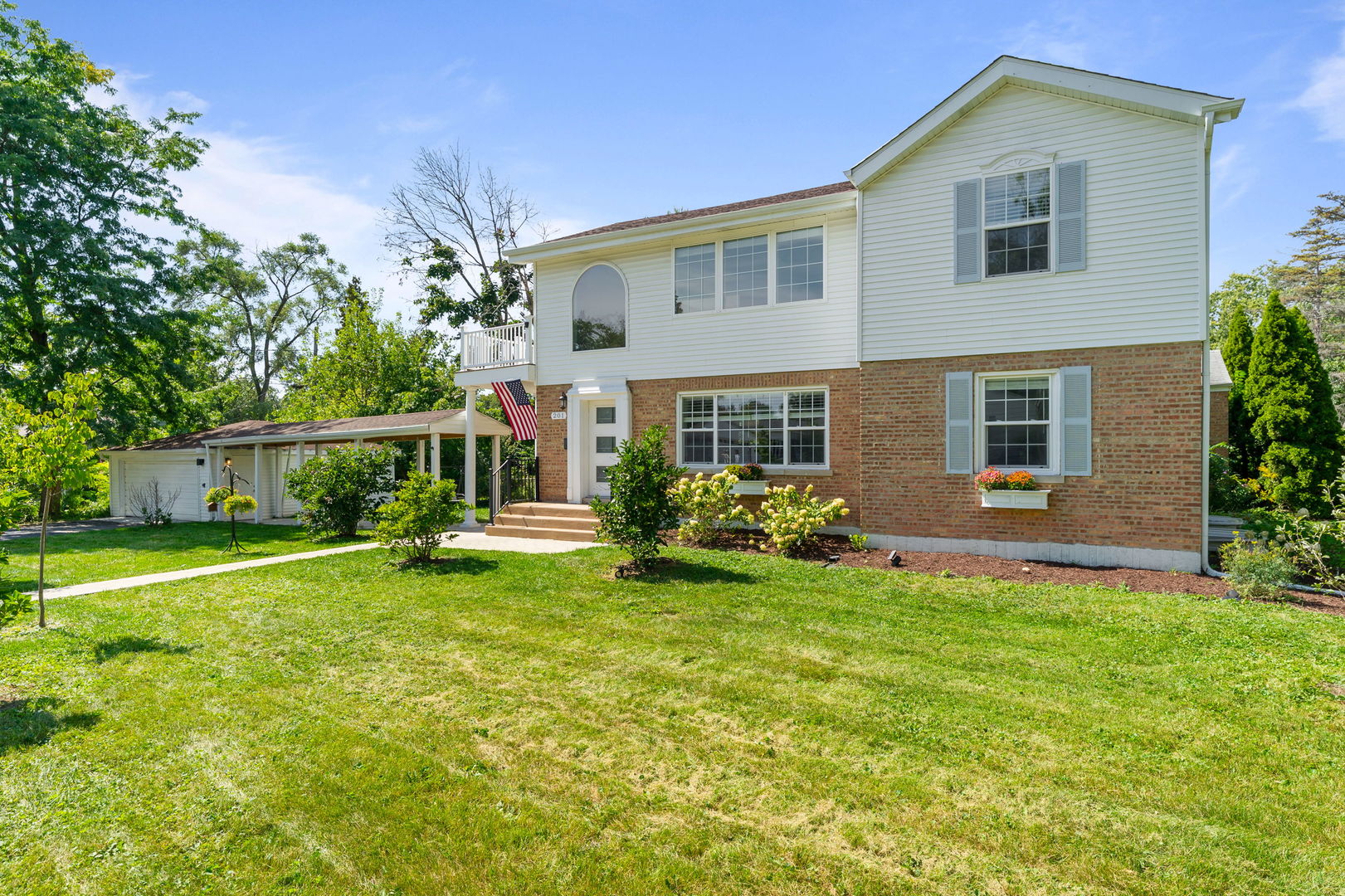 201 W Potomac Avenue, Lombard, IL 60148