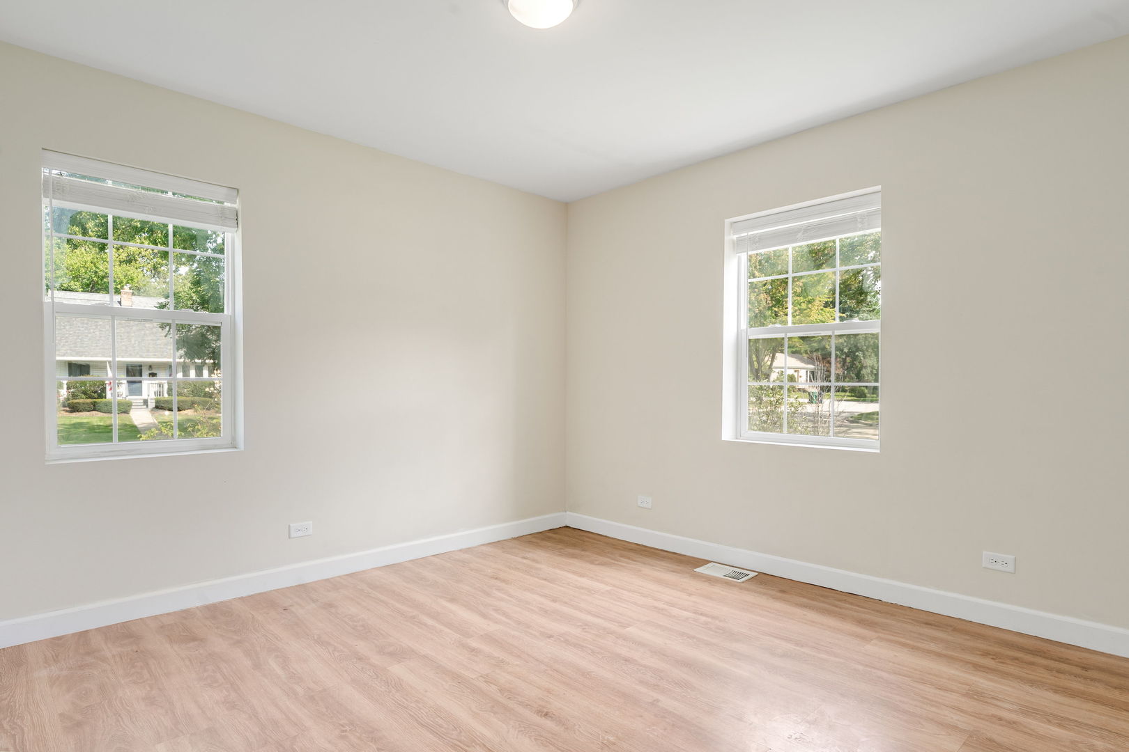201 W Potomac Avenue, Lombard, IL 60148