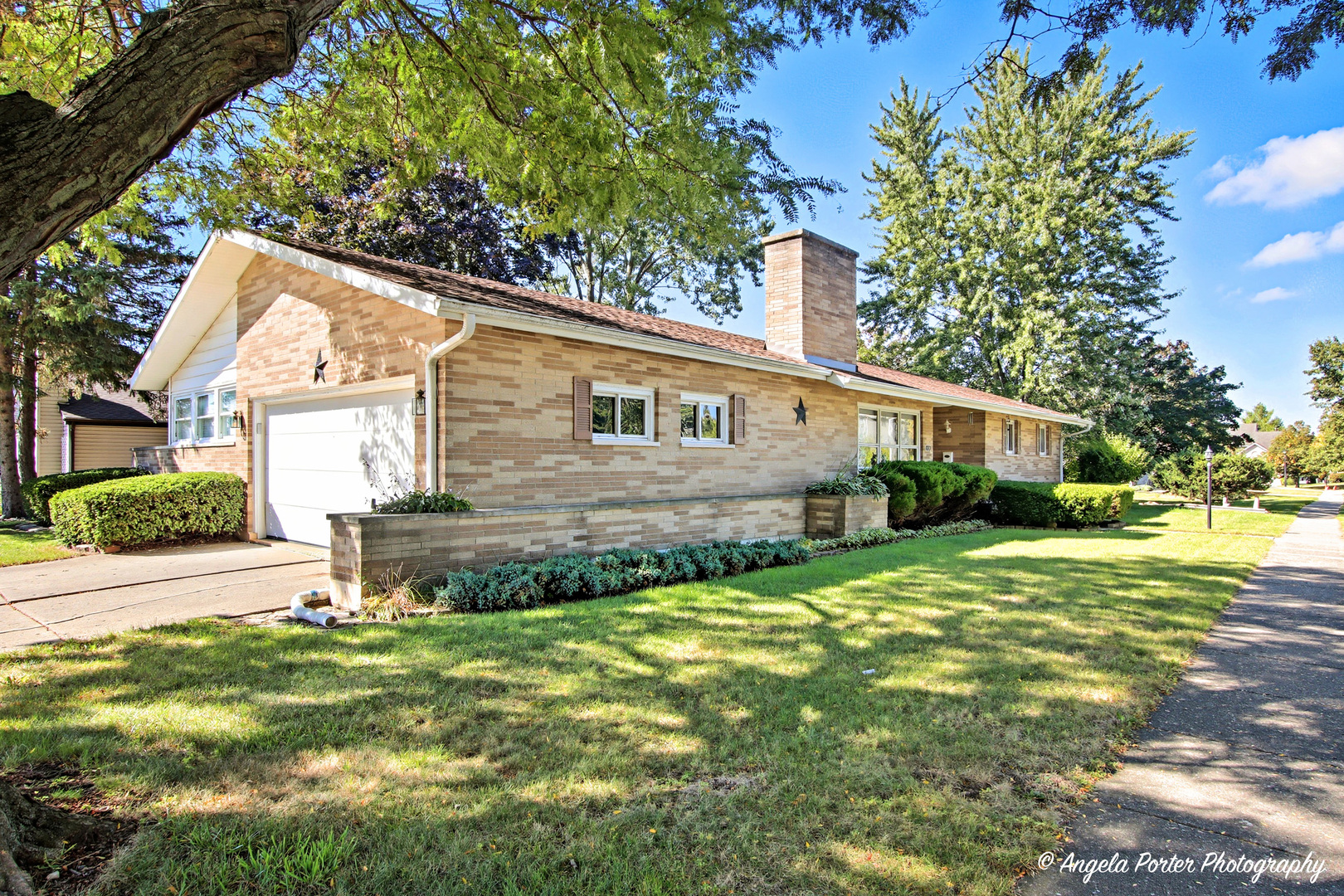 558 1st Street, Antioch, IL 60002