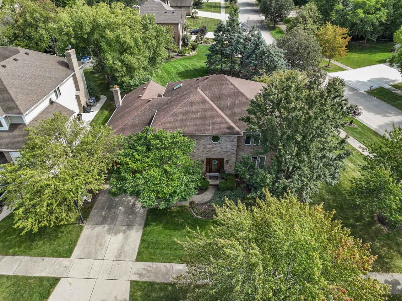 675 Red Maple Lane, Roselle, IL 60172