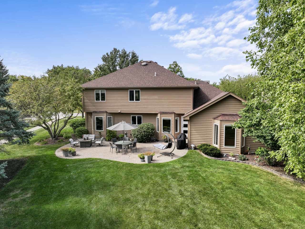 675 Red Maple Lane, Roselle, IL 60172