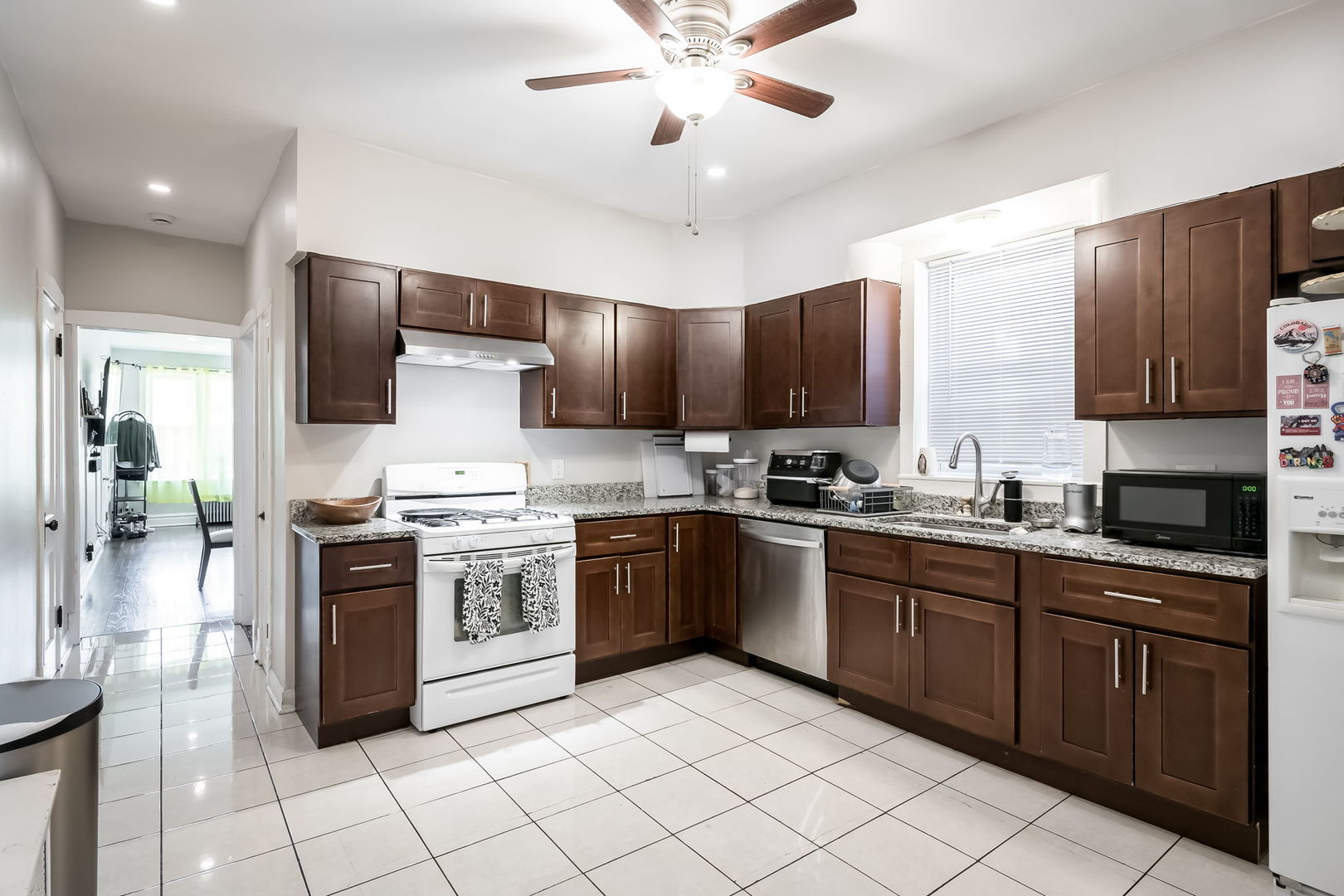 4554 S WASHTENAW Avenue, Chicago, IL 60632