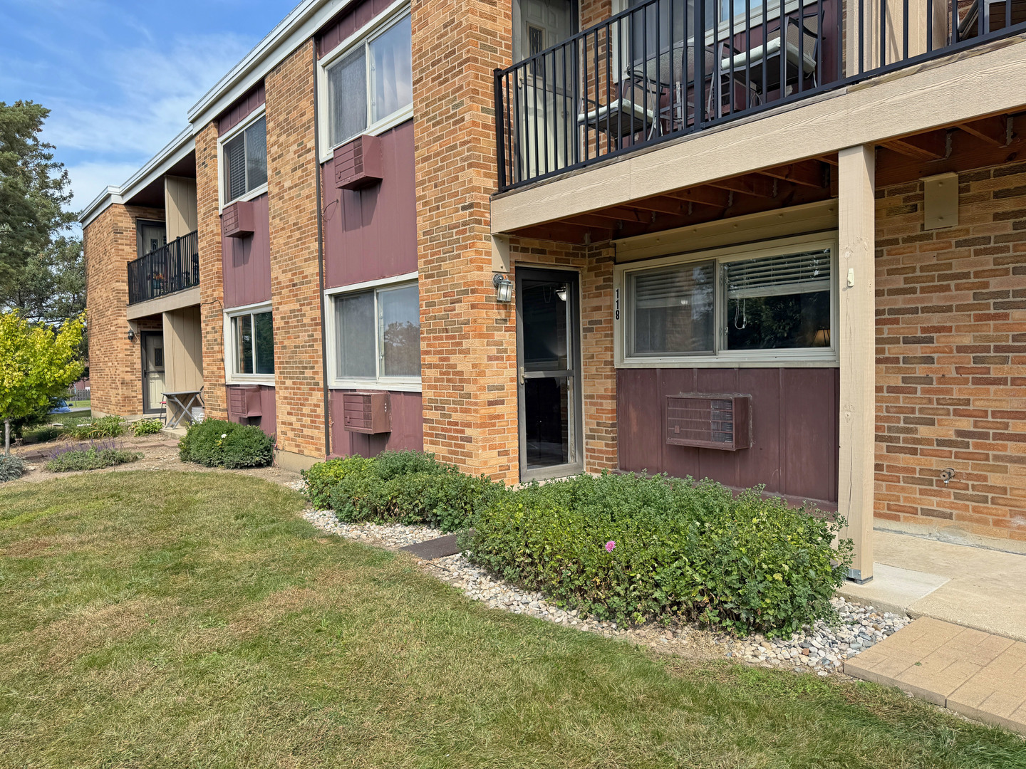 1313 S Rebecca Road #118, Lombard, IL 60148