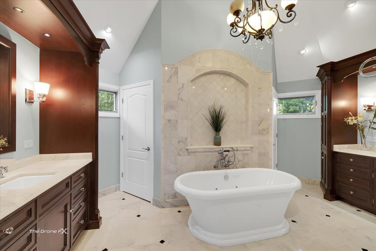 1417 Sherwood Lane, Geneva, IL 60134