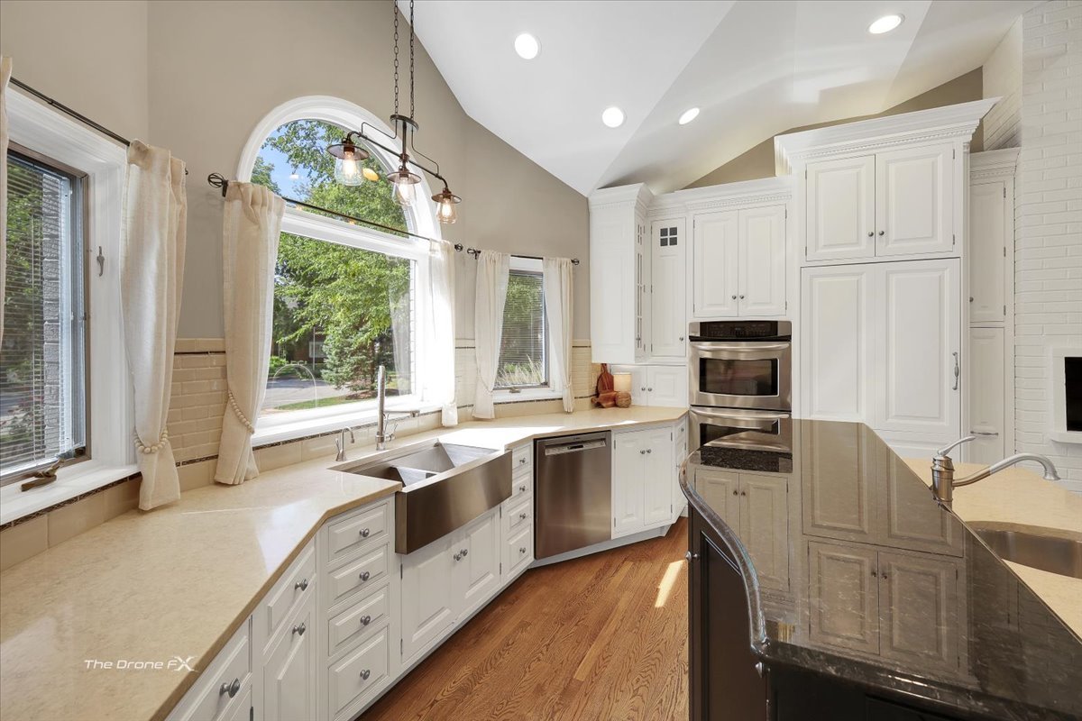 1417 Sherwood Lane, Geneva, IL 60134