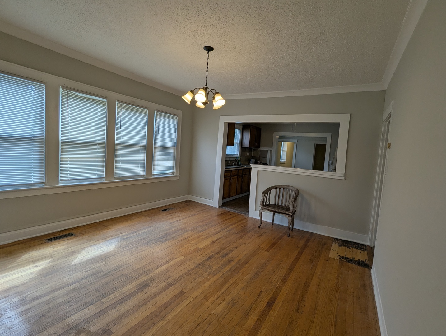 10056 S Indiana Avenue, Chicago, IL 60628
