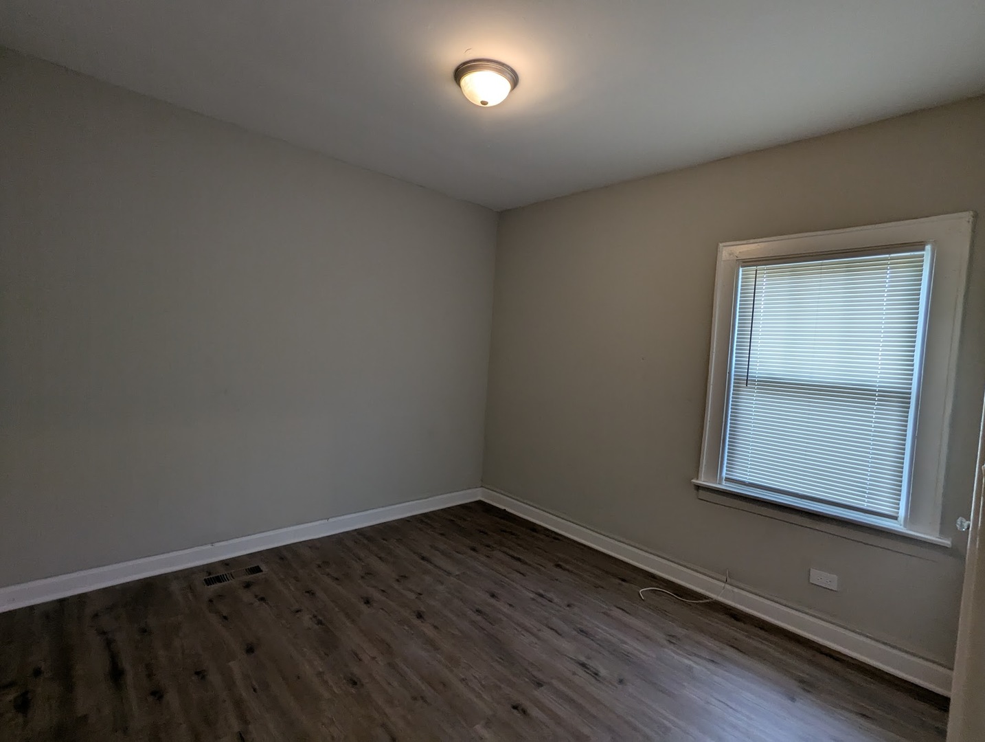 10056 S Indiana Avenue, Chicago, IL 60628