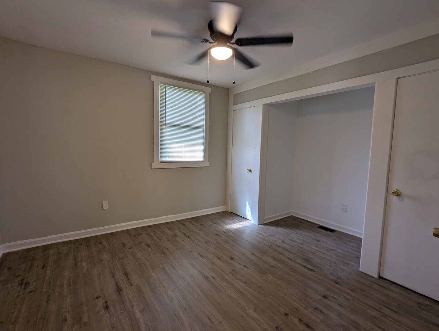 10056 S Indiana Avenue, Chicago, IL 60628