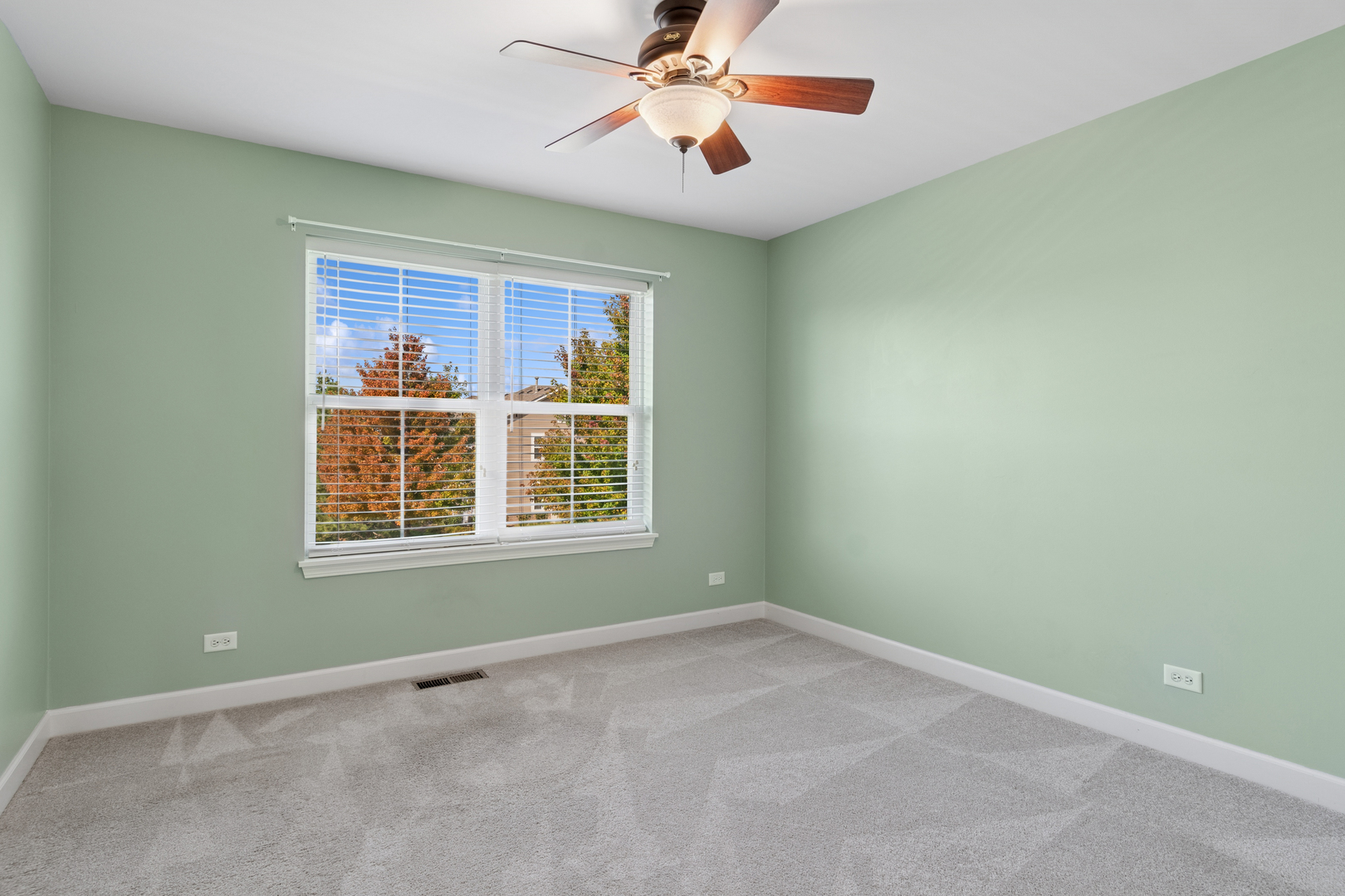 450 Majestic Lane, Oswego, IL 60543