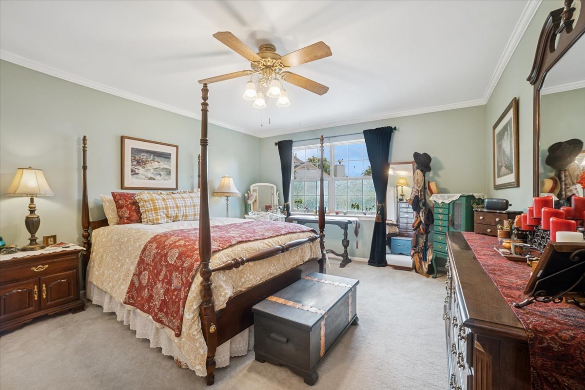 1022 N Knollwood Drive, Palatine, IL 60067